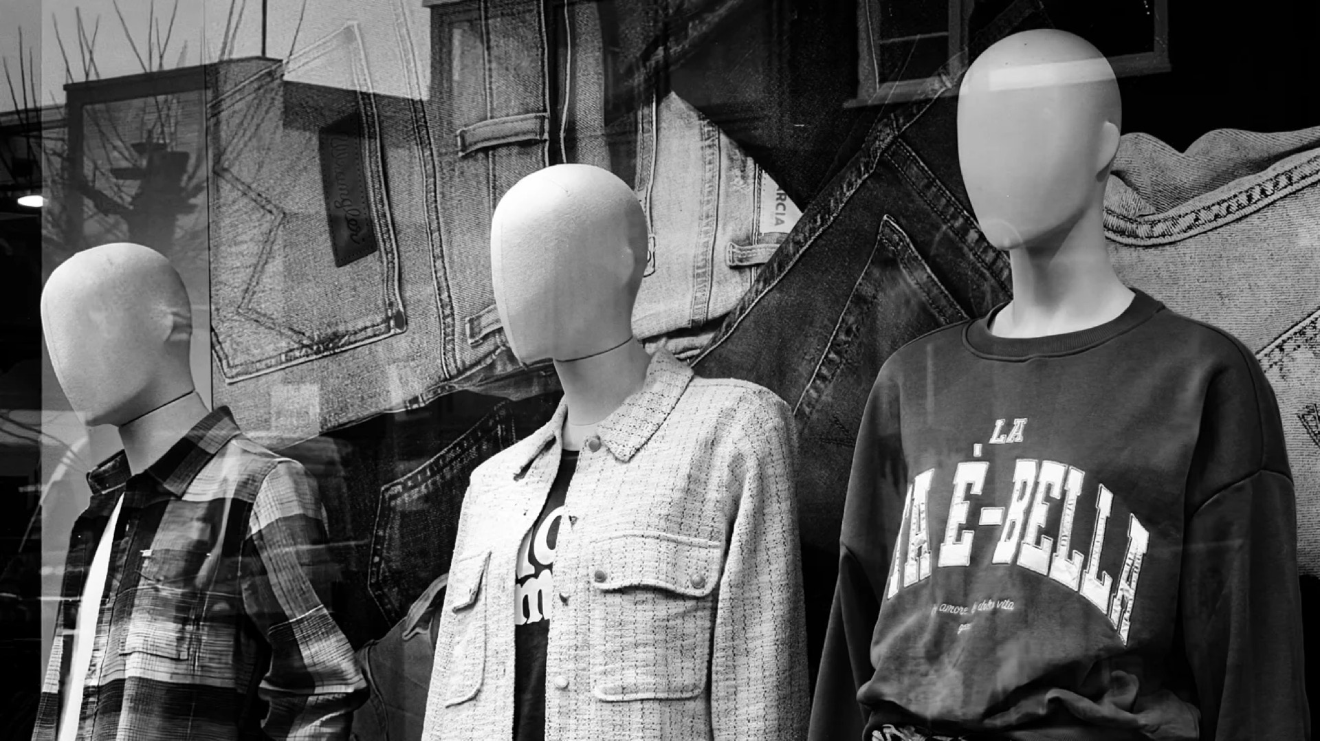 Mannequins in a shop window